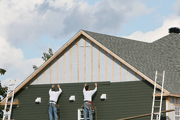 Professional Emergency Siding Repair technician working in Franklin Square, NY